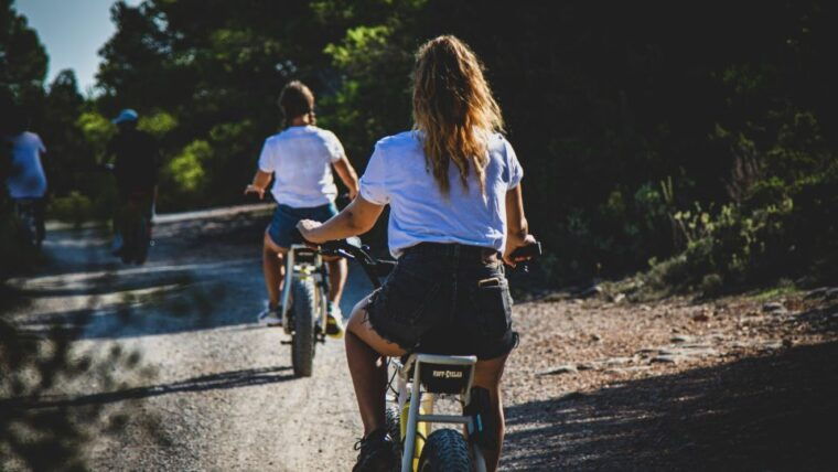 ibiza-e-bike-rental-with-helmet