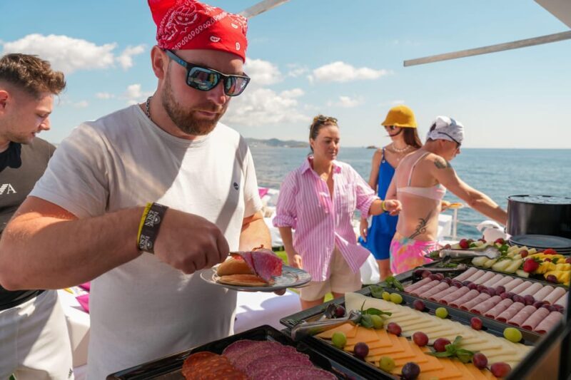 Ibiza: Formentera Cruise w/Breakfast, Paella, and Open Bar - The Experience: Atmosphere & Extras