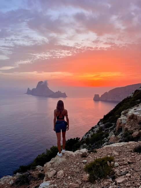 Ibiza: Hike to the most secret spots - Authenticity and Quality