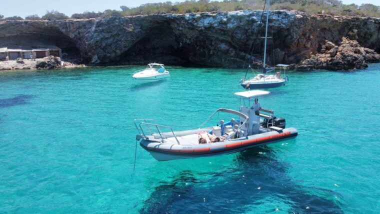 ibiza-private-speedboat-to-es-vedra-atlantis-snorkel