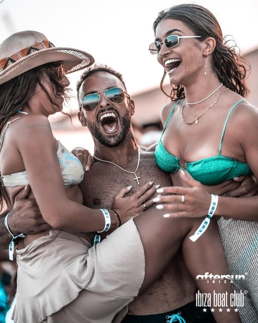 ibiza-sunset-boat-party-at-ibiza-boat-club-with-open-bar
