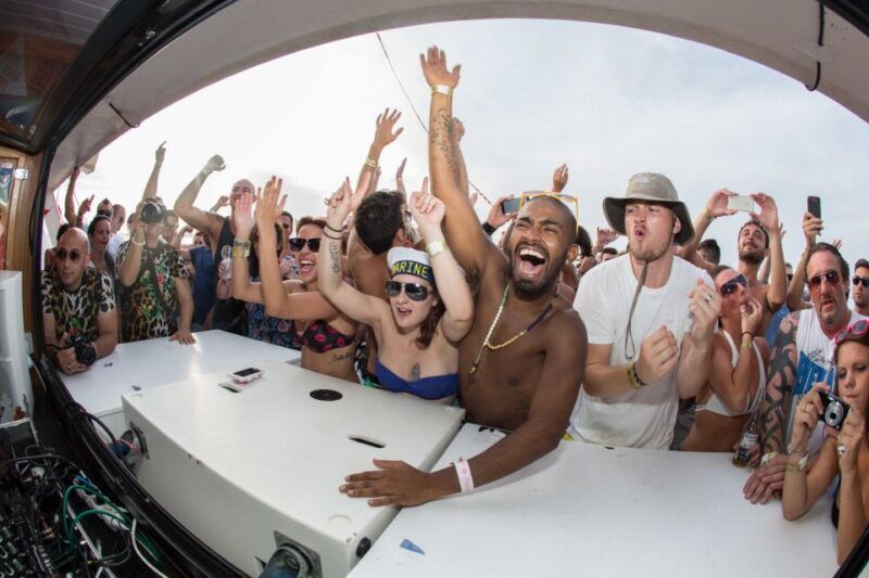 ibiza-sunset-boat-party-cruise-with-djs