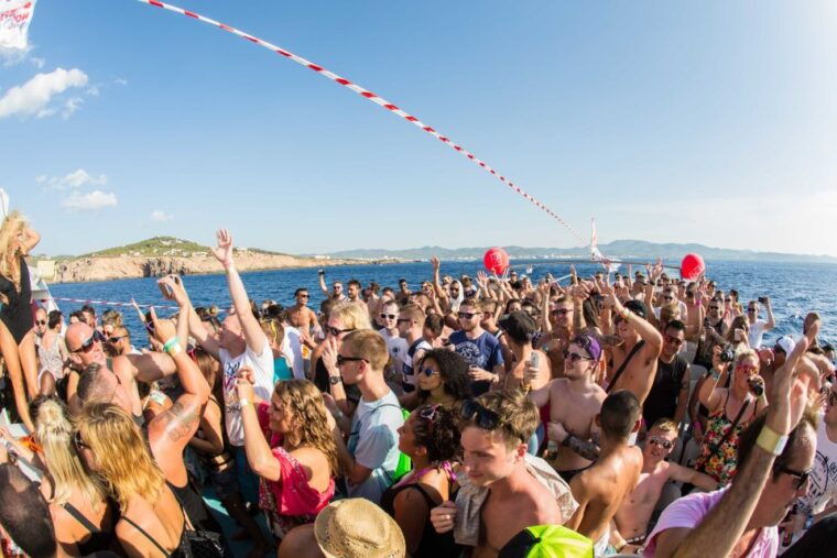 ibiza-sunset-boat-party-cruise-with-djs
