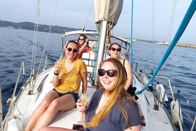 ibiza-sunset-boat-trip-with-appetizers-and-champagne-6-guests