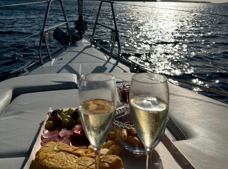 ibiza-sunset-boat-trip-with-appetizers-only-up-to-6-guests