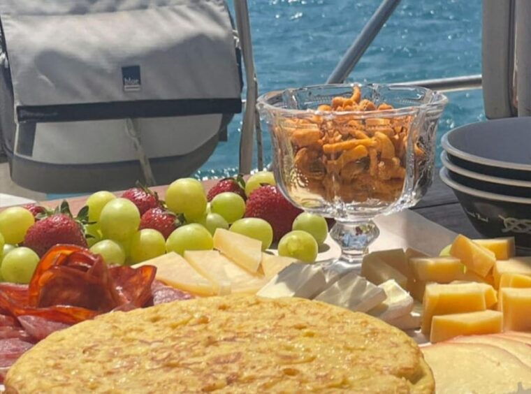 ibiza-sunset-boat-trip-with-appetizers-only-up-to-6-guests