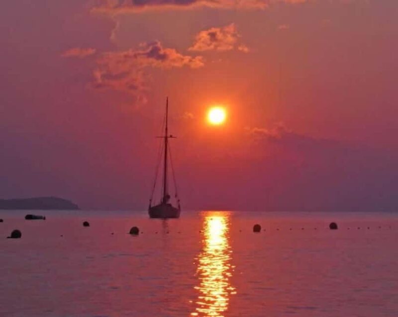 Ibiza: Sunset Private Sailboat with Tapas & Open Bar - Key Points