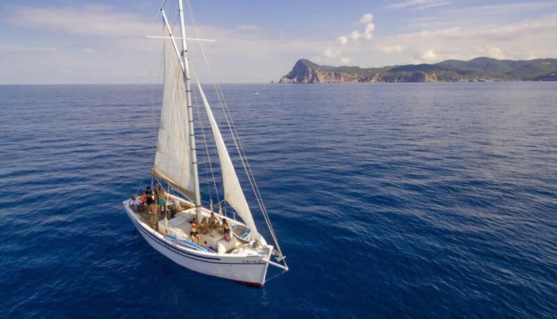 Ibiza: Sunset Private Sailboat with Tapas & Open Bar - Detailed Review of the Ibiza Sunset Private Sailboat Experience
