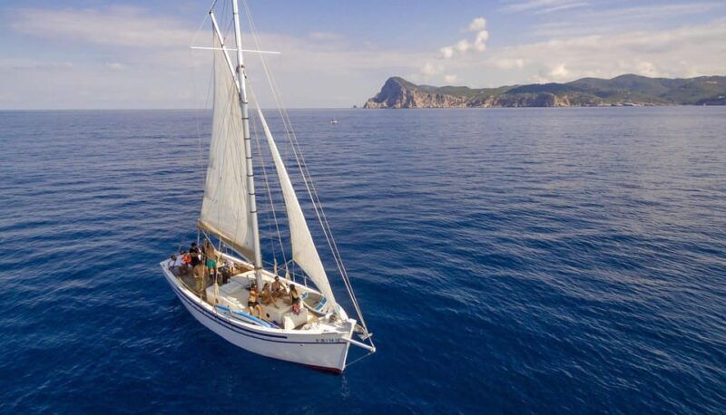 ibiza-sunset-private-sailboat-with-tapas-premim-open-bar