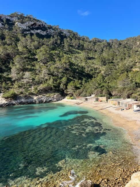 Ibiza: Unplugged  Fearne Cotton's Yoga, Hike and Boat Trip - Key Points