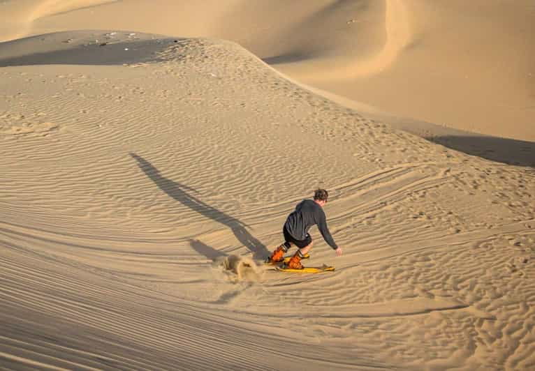 ica-huacachina-sandboarding-buggy