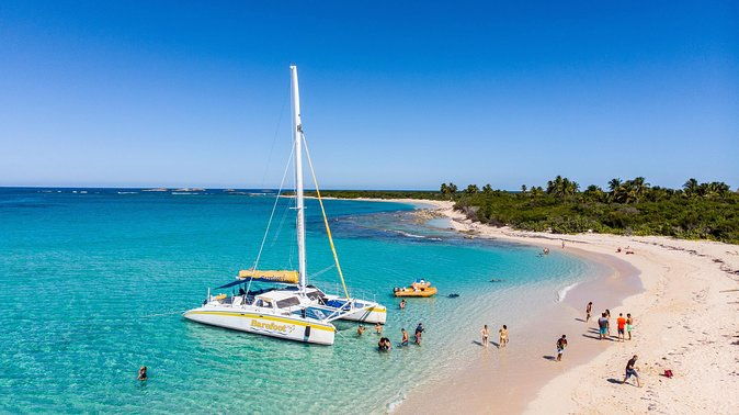 icacos-deserted-island-catamaran-snorkel-and-picnic-cruise