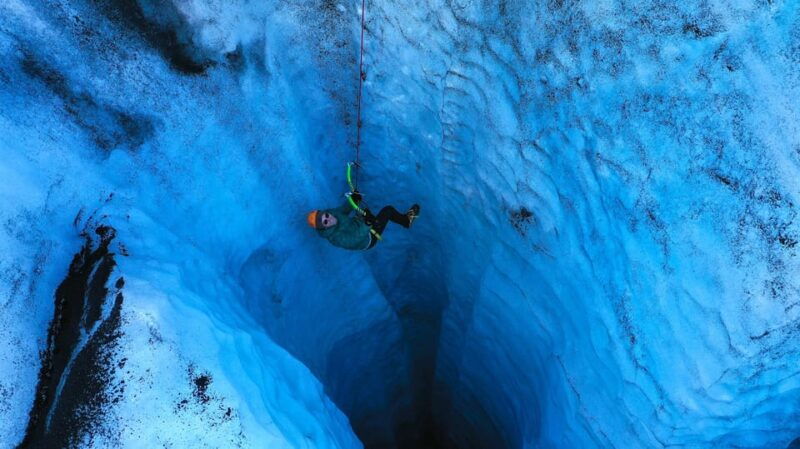 ice-climbing-at-solheimajokull-3