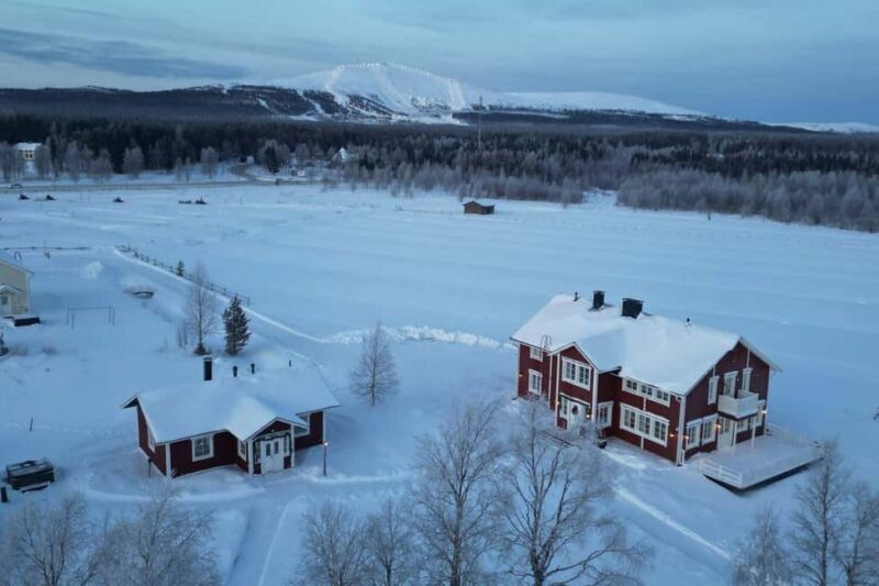 Ice-Fishing by Foot on Lake Ylläsjärvi - What to Expect from Your Ice-Fishing Tour
