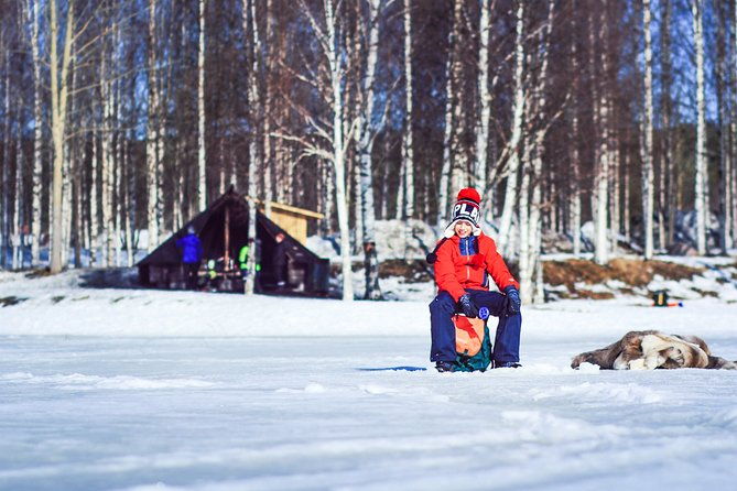 ice-fishing-trip-in-rovaniemi