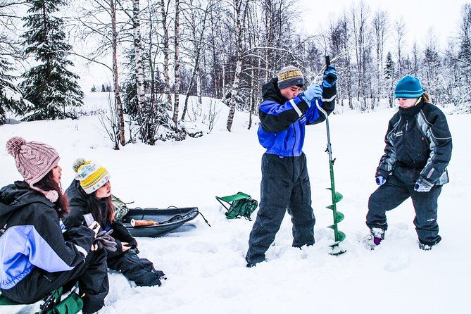 ice-fishing-trip-in-rovaniemi