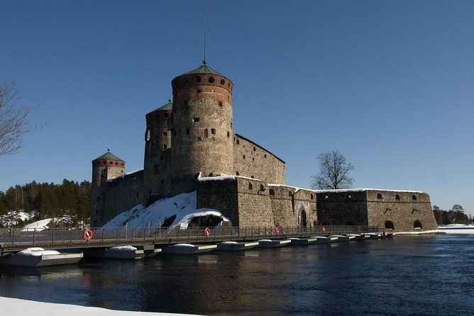 ice-floating-experience-by-olavinlinna-castle-in-savonlinna