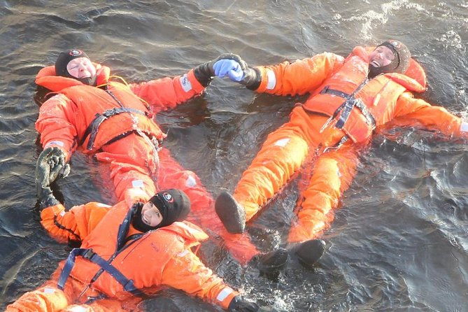 ice-floating-experience-by-olavinlinna-castle-in-savonlinna