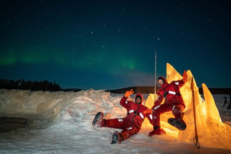 ice-floating-in-lapland-with-northern-lights