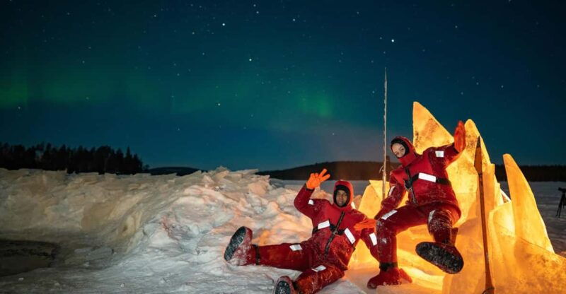 ice-floating-in-lapland-with-northern-lights