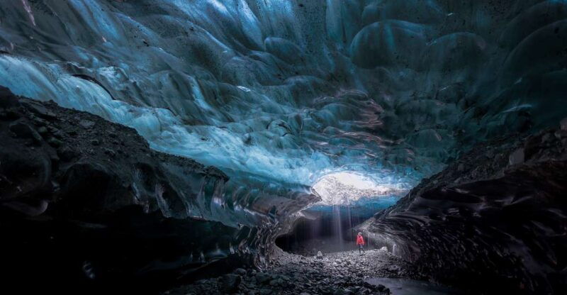 iceland-ice-cave-captured-with-professional-photos