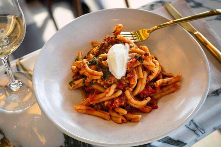 iconic-eats-of-calgary-food-tour