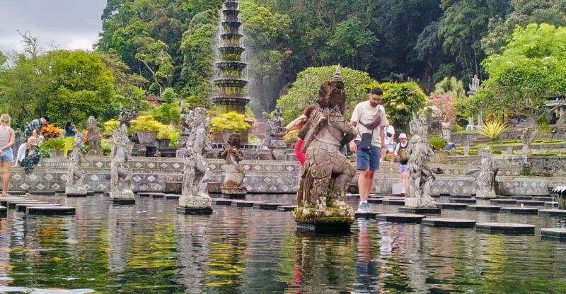 iconic-gate-of-heaven-lempuyang-temple