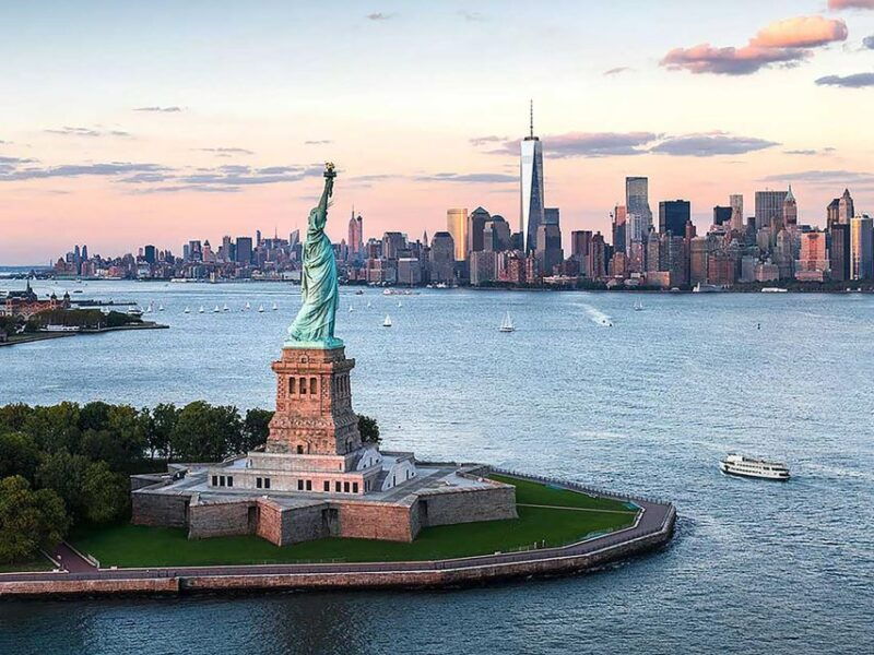 iconic-nyc-9-11-wall-st-liberty