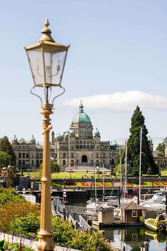 iconic-obscure-victoria-walking-tour