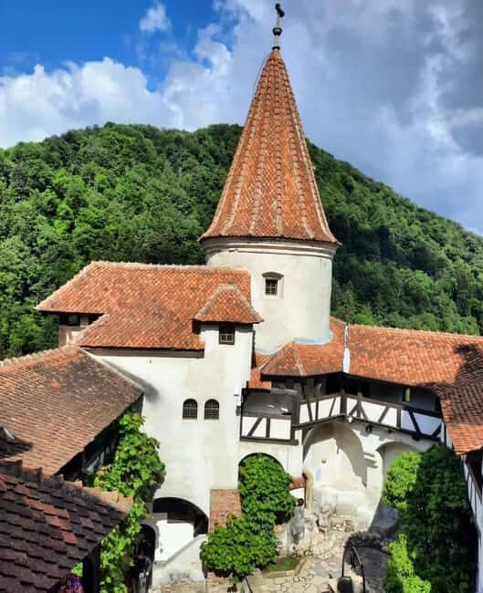ICONIC TOUR: Draculas Delight Round-Trip Day Trip - The Value of the Tour