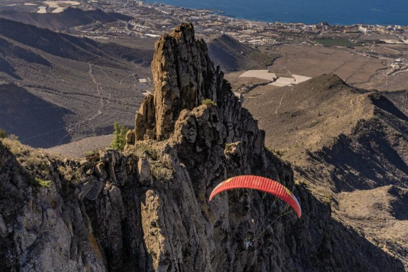 ifonche-paragliding-mid-mountain-flight-1000m