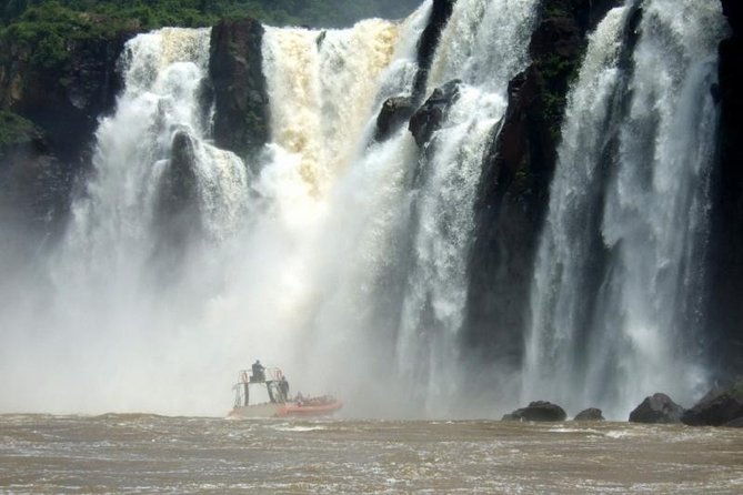 iguazu-falls-4x4-in-the-jungle-boat-ride-and-argentinian-falls