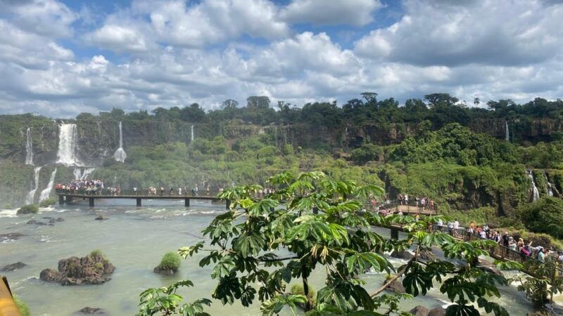 iguazu-falls-guidedtour-explore-brazil-argentina-in-1-day