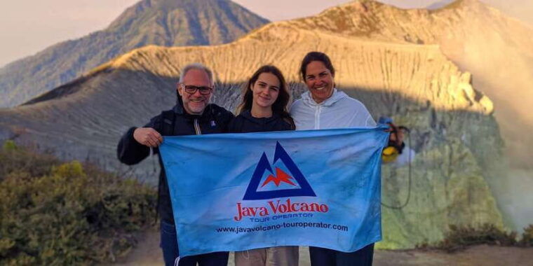 ijen-crater-adventure-and-breathtaking-views-in-one-day