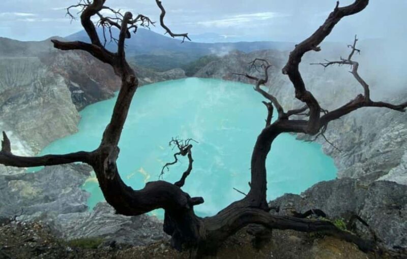 Ijen Crater: Blue Fire and Sulfur Mines Half-Day Tour - Witnessing the Blue Fire