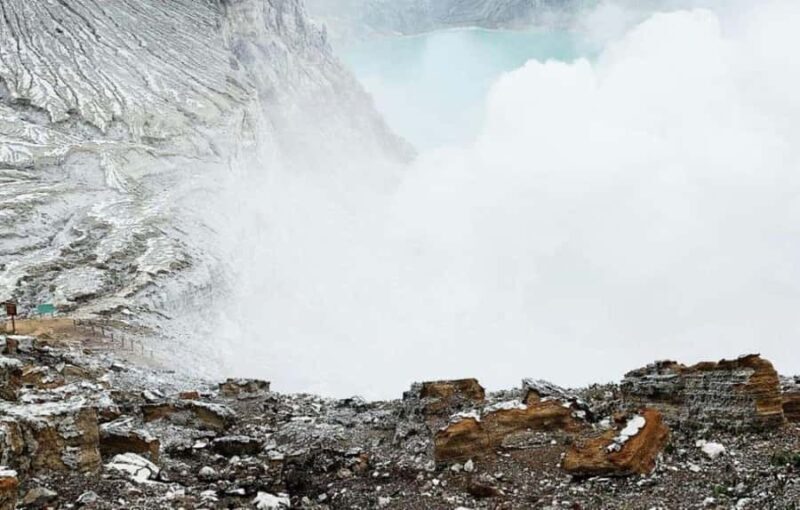 Ijen Crater: Blue Fire and Sulfur Mines Half-Day Tour - Practical Details: How It Works