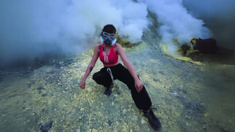 ijen-crater-blue-fire-hiking-adventure-shuttle-from-bali