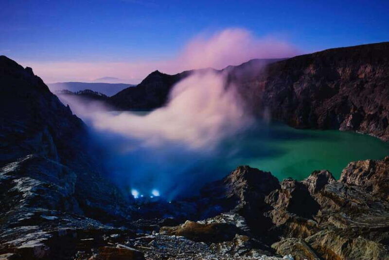 ijen-crater-blue-flame-sunrise-and-sulfur-miners-trek