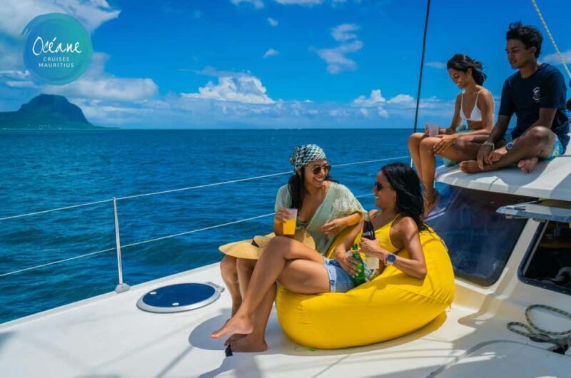 Ile Aux Bénitiers : Private Cataman Cruise w/ Gourmet Lunch - Setting Sail for a Relaxing Day on the Water