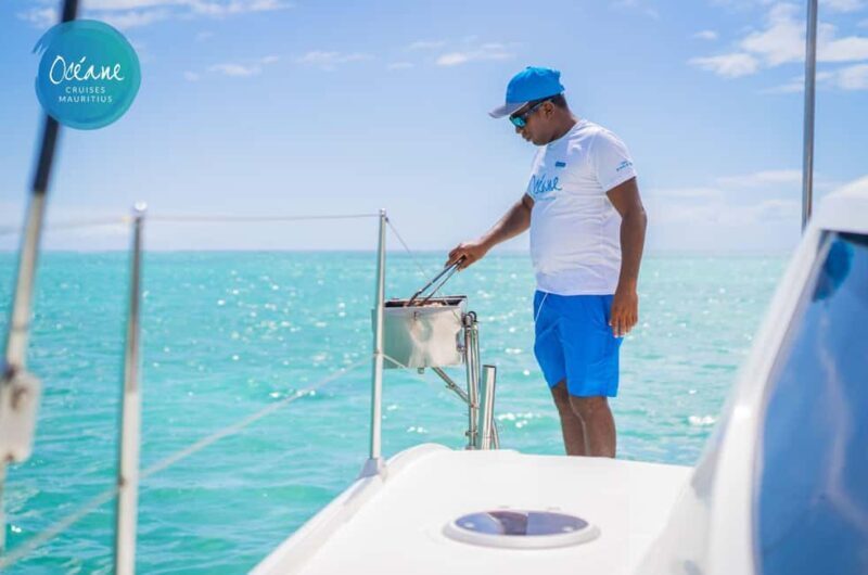 Ile Aux Bénitiers : Private Cataman Cruise w/ Gourmet Lunch - Exploring Benitiers Island