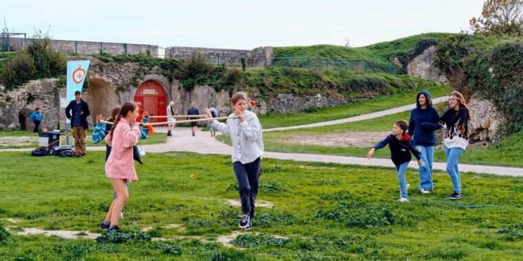 ile-doleron-life-size-treasure-hunt-on-foot