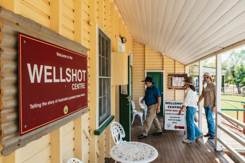Ilfracombe Tour - Enjoying a Classic Outback Pub Experience at the Wellshot Hotel