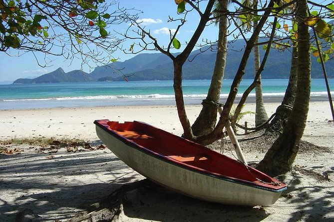 ilha-grande-from-abraao-lopes-mendes-beach-tour-trekking