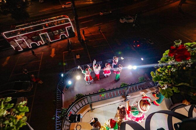 illumination-bus-tour-christmas-lights-show