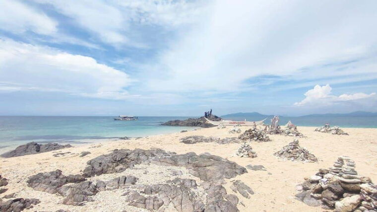 iloilo-city-isla-gigantes-private-island-hopping-tour