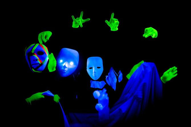 images-of-love-the-black-light-theatre-show-in-prague
