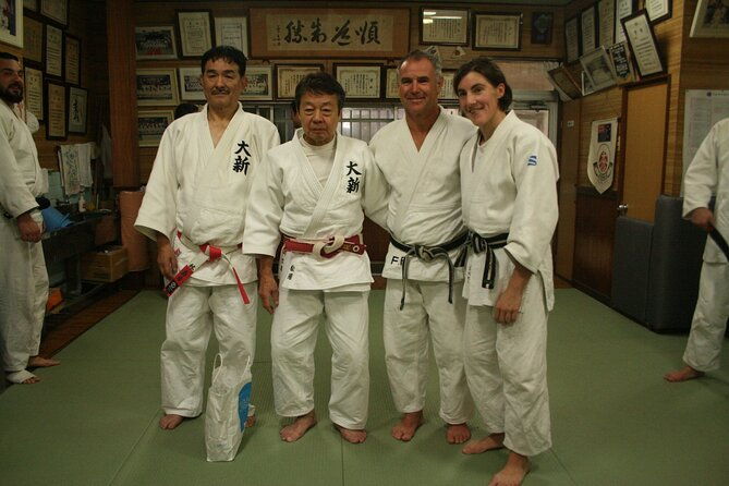 immerse-in-judo-martial-arts-class-from-japan
