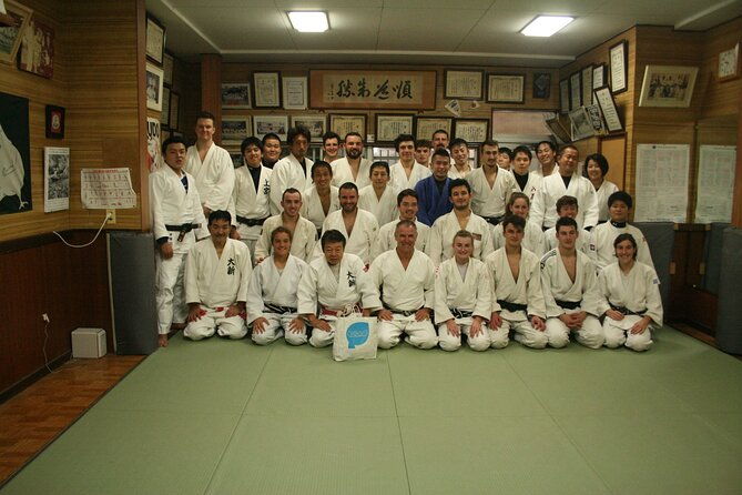 immerse-in-judo-martial-arts-class-from-japan