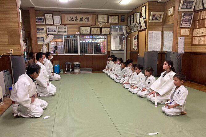 immerse-in-judo-martial-arts-class-from-japan