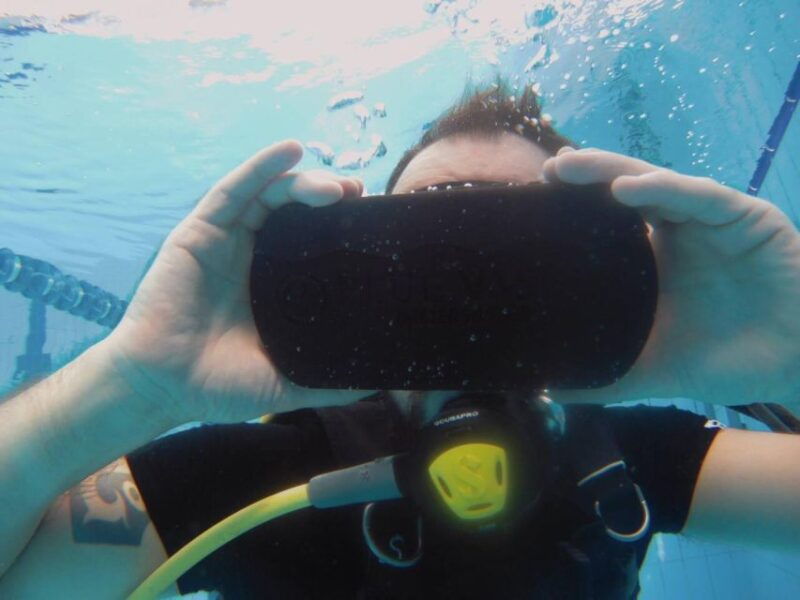 immerse-yourself-between-virtual-and-real-in-the-ocean-floor
